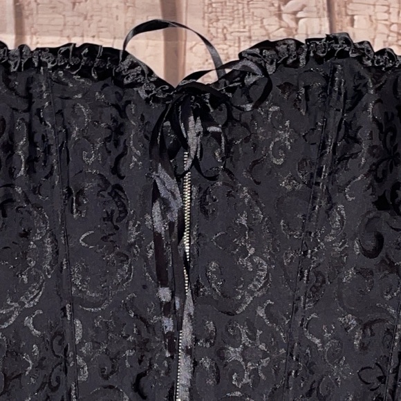NWOT BLACK SATIN BROCADE BUSTIER PLUS SZ 3X - Picture 3 of 7